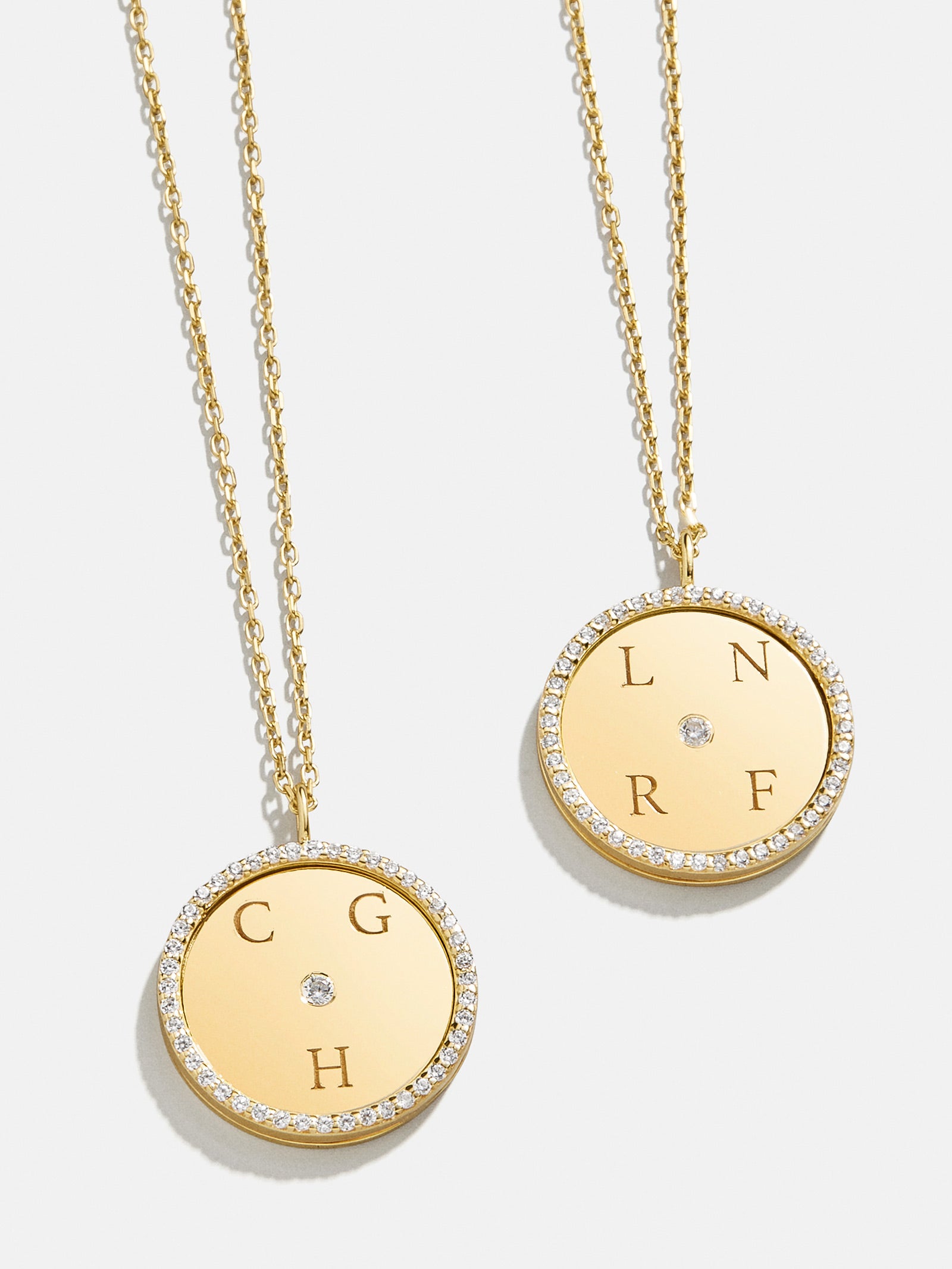 Classic 18K Gold Custom Medallion Necklace - Gold/Pav??