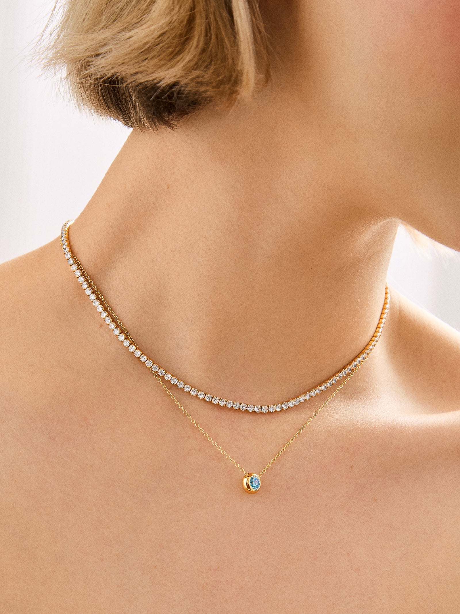 18K Gold Birthstone Pendant Necklace - Emerald - Image 2