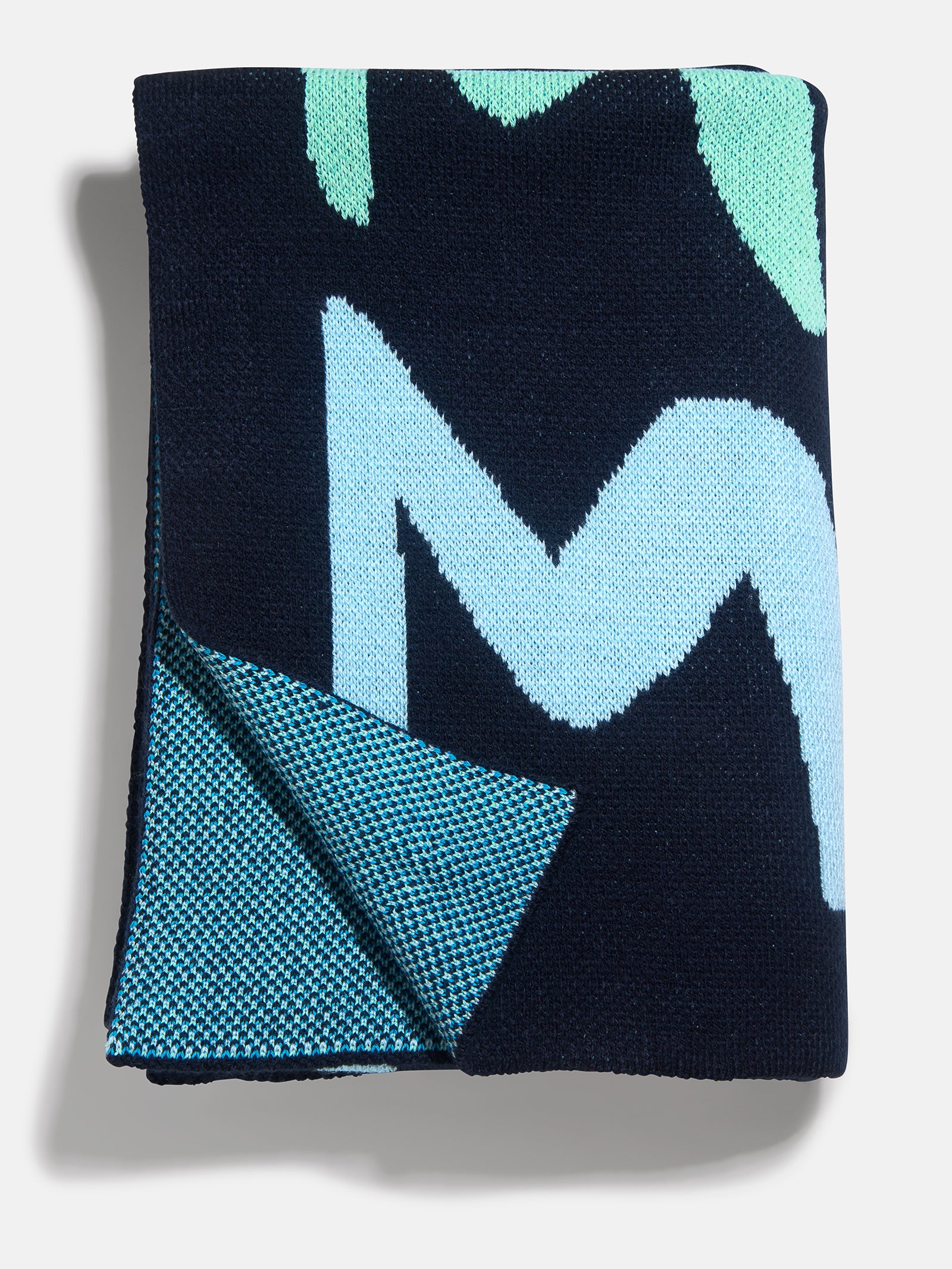Get Wavy Custom Blanket - Navy/Blue - Image 3