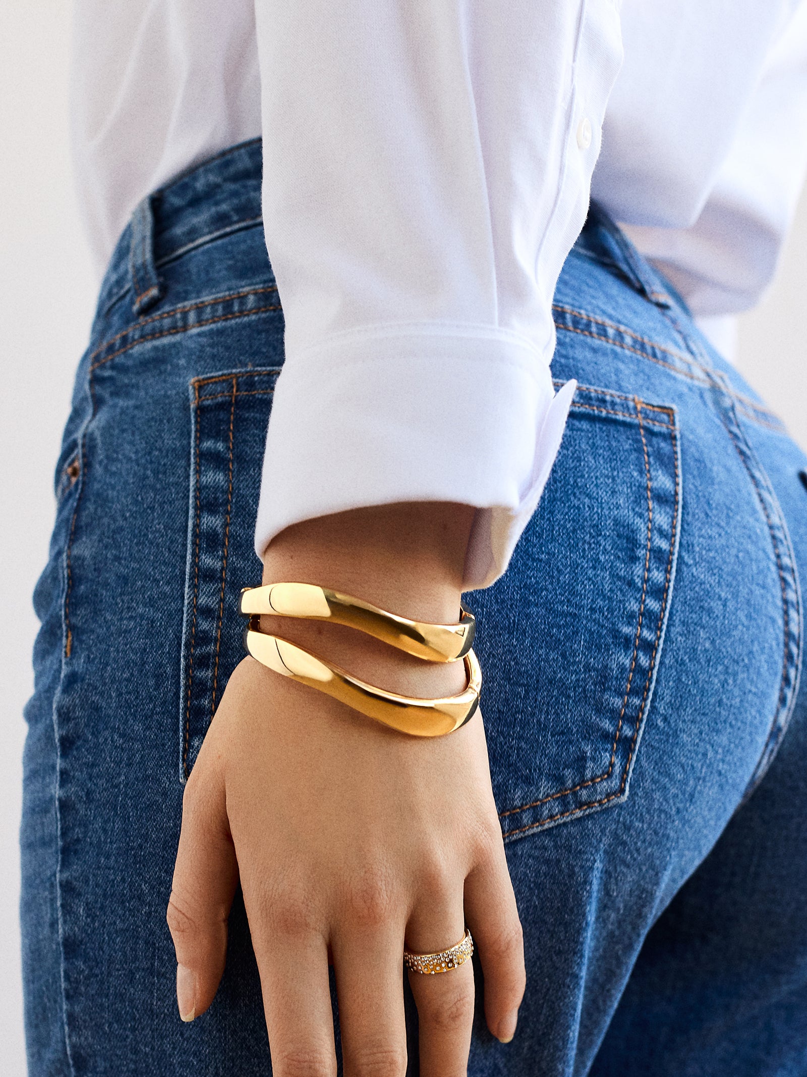 Natalia Wavy Hinge Bangle Set - Gold - Image 2