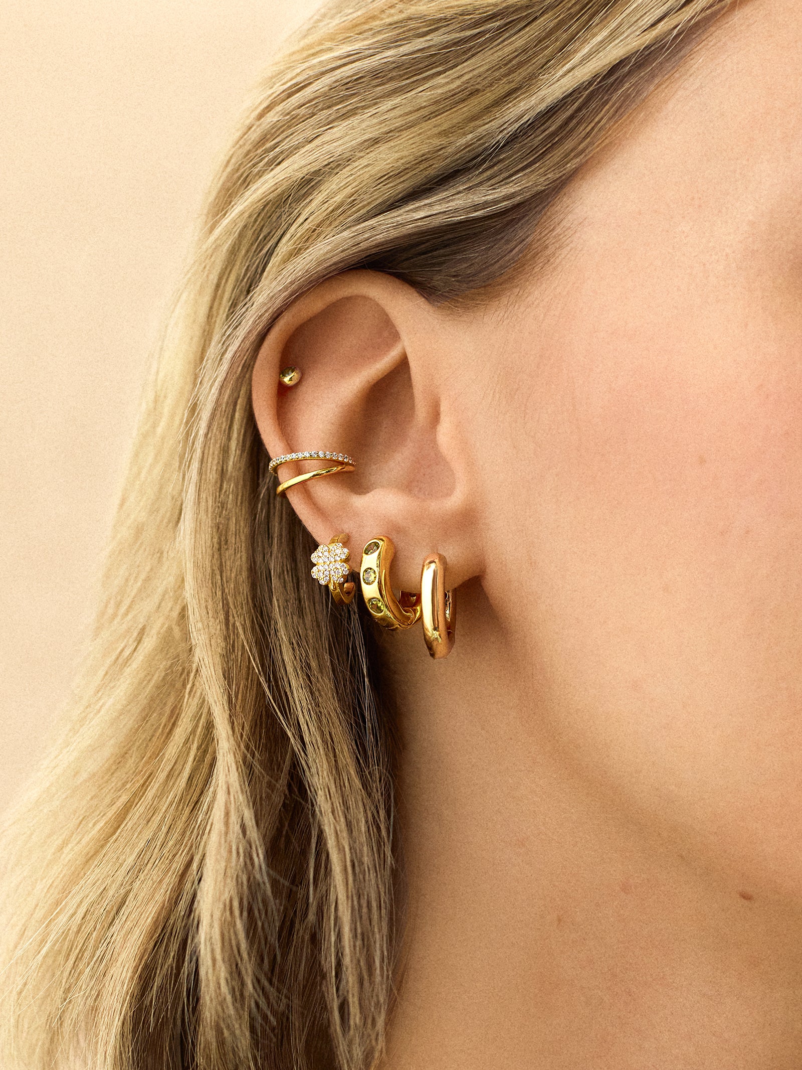 18K Gold Clover Delicate Hoop Earrings - Clover - Image 2