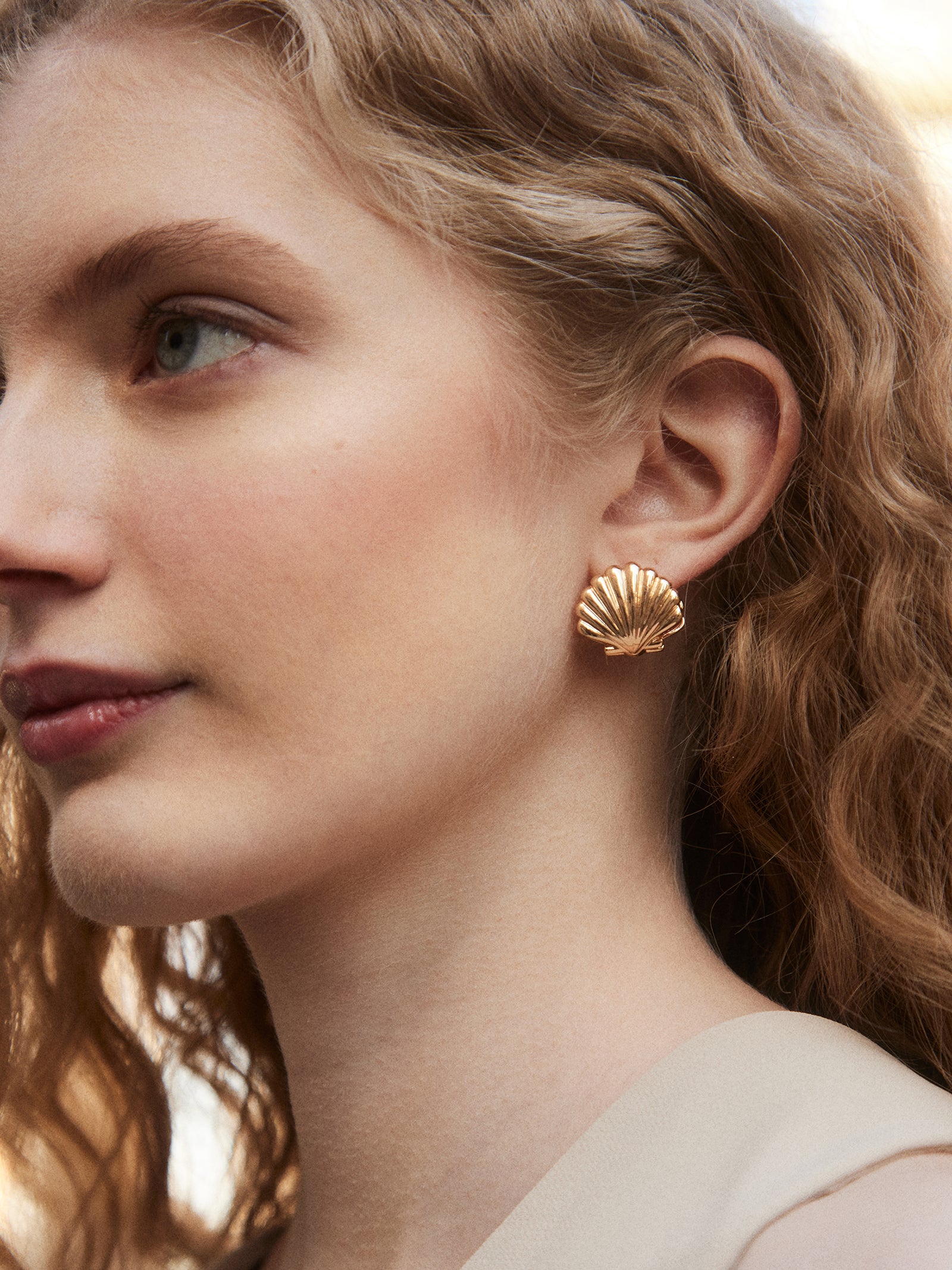 Halle Seashell Earrings - Gold - Image 2