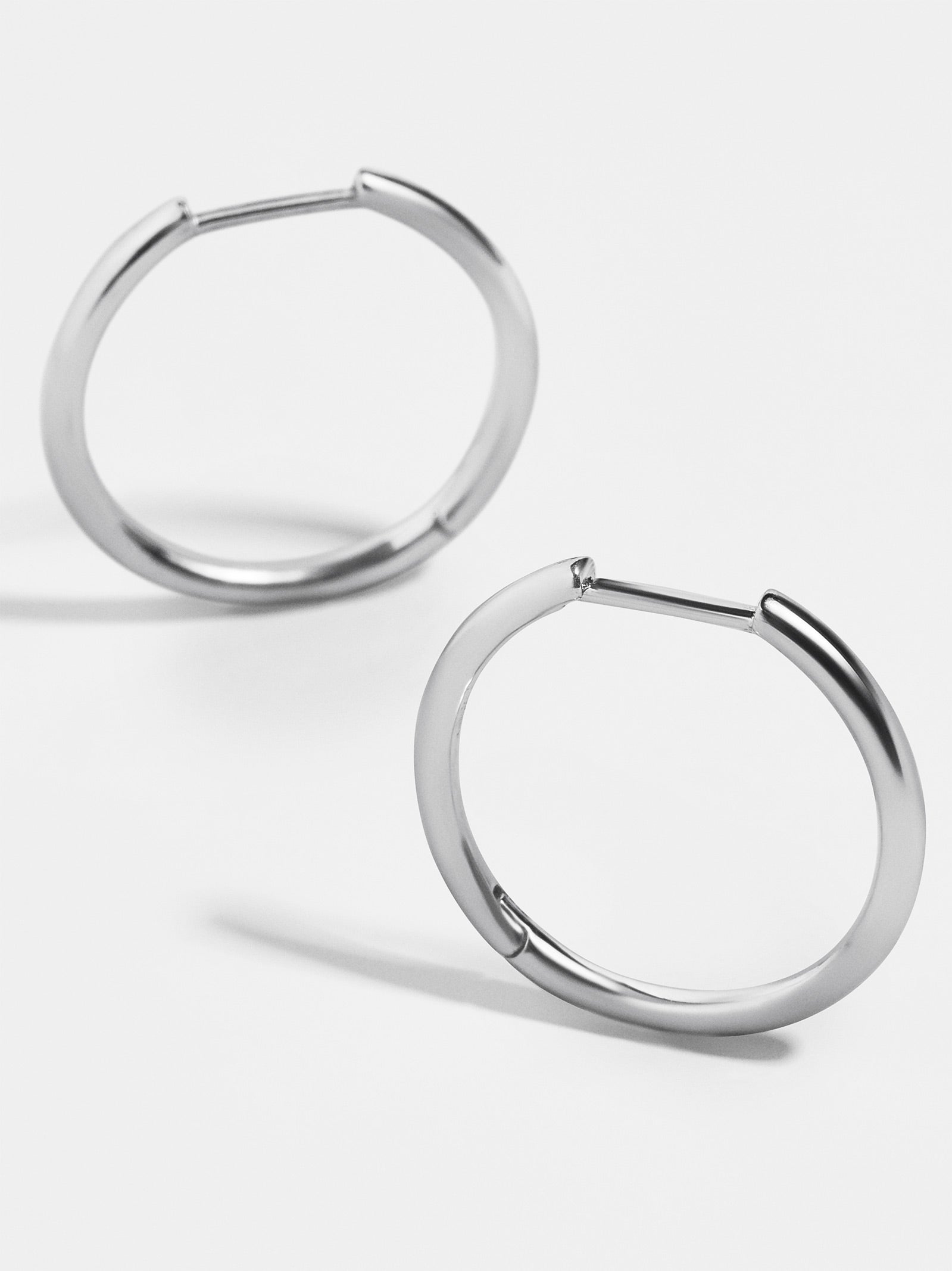 Verbena 18K Gold Earrings - 15MM - Image 3